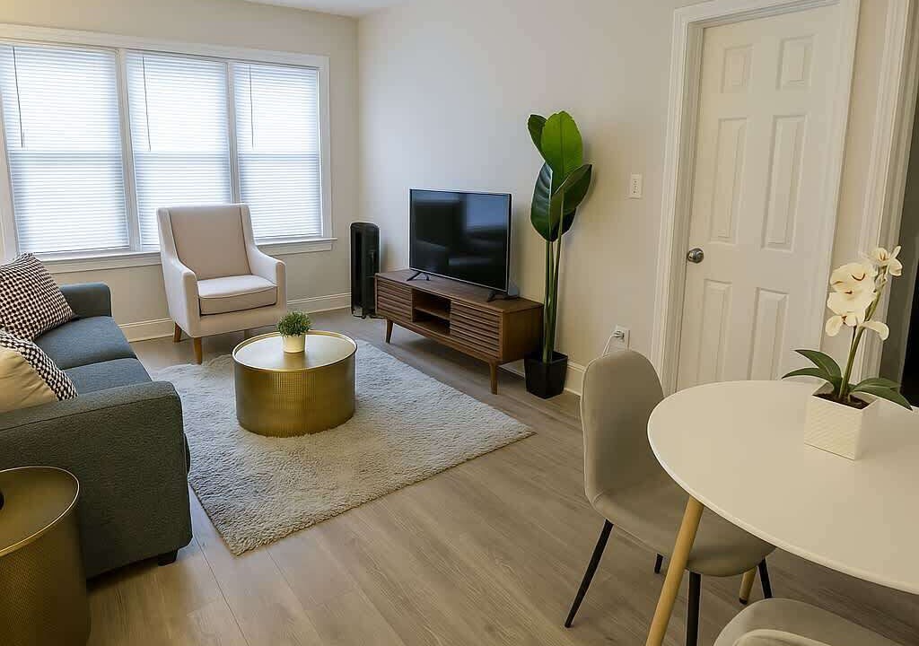 Photo of Livingroom in Rogers Park