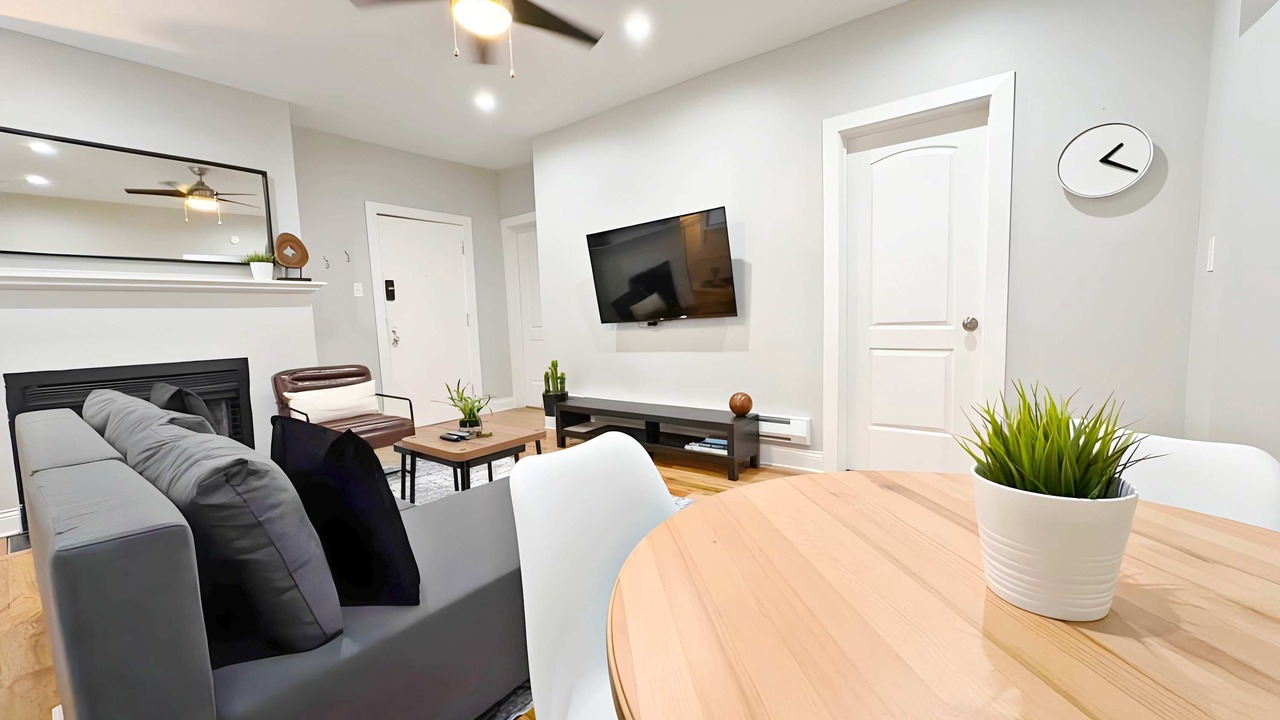 Photo of Livingroom in Boystown