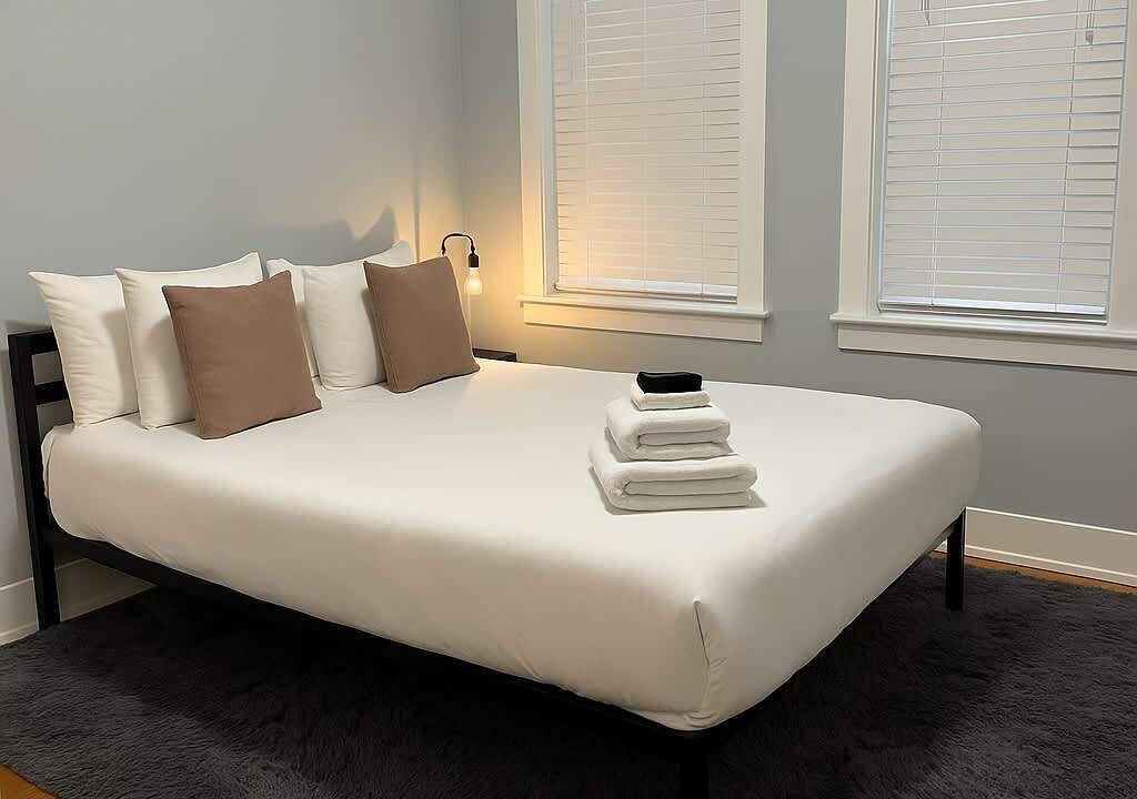 Photo of Bedroom in West Lakeview
