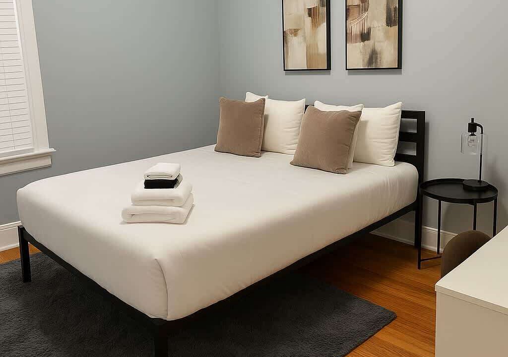 Photo of Bedroom in West Lakeview
