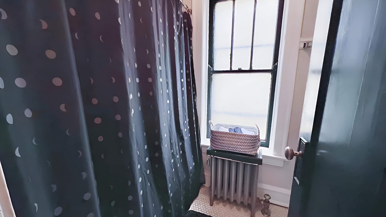 Photo of Bathroom in Ravenswood