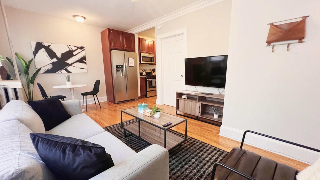 Photo of Livingroom in Ravenswood