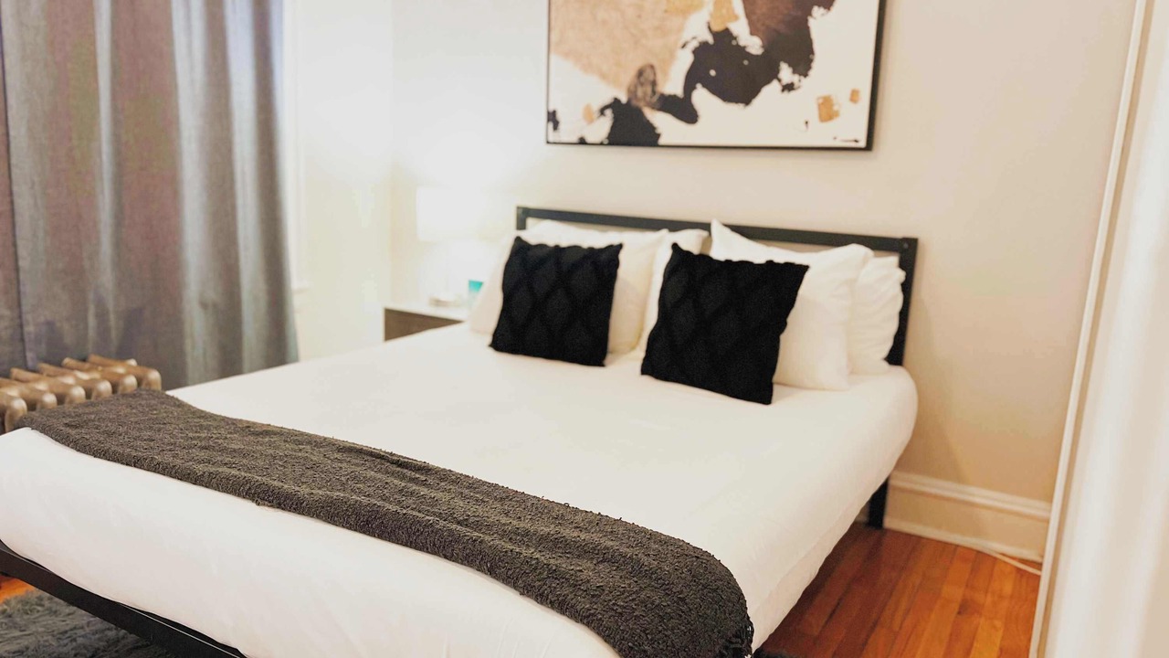 Photo of Bedroom in Ravenswood