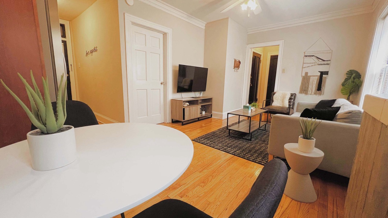 Photo of Livingroom in Ravenswood