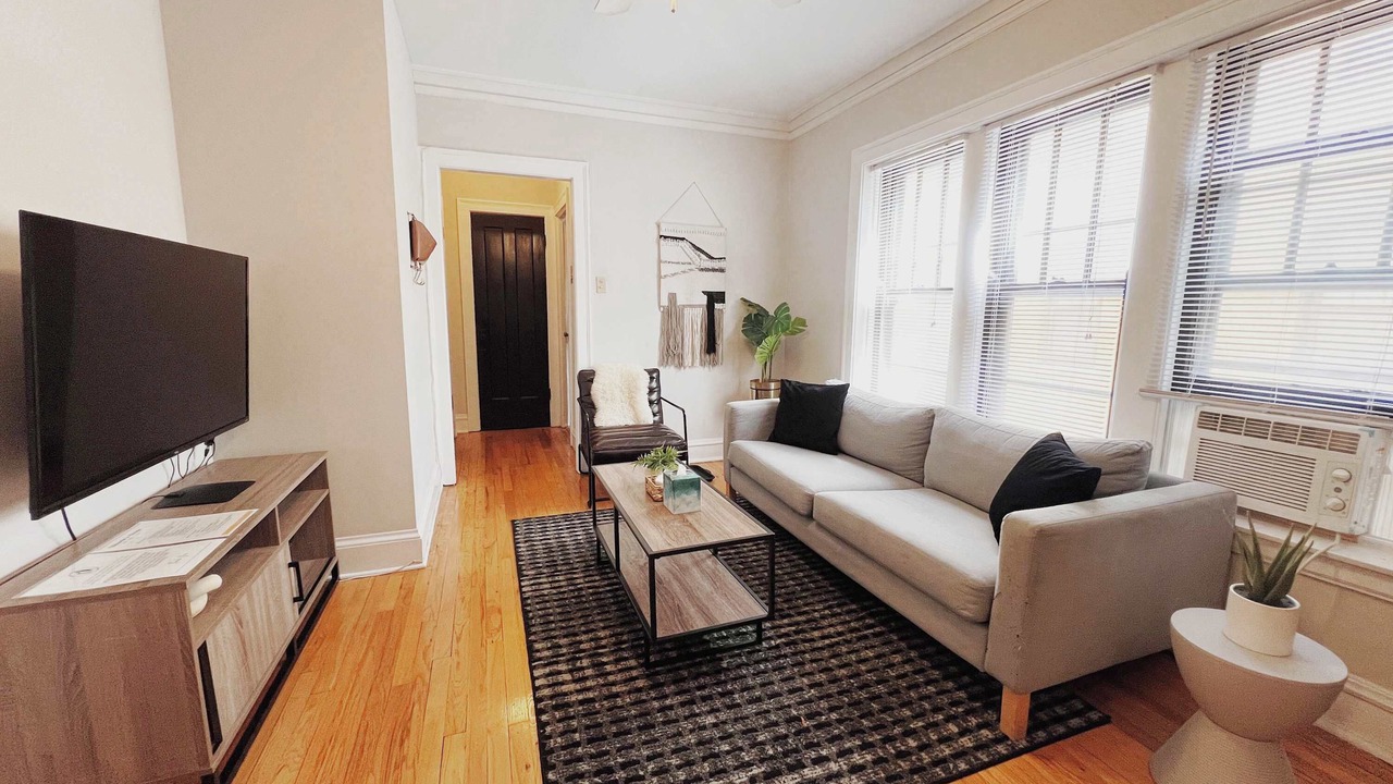 Photo of Livingroom in Ravenswood