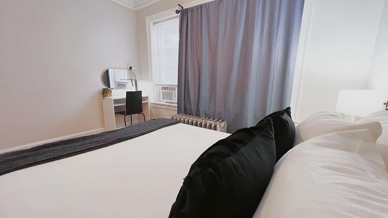 Photo of Bedroom in Ravenswood