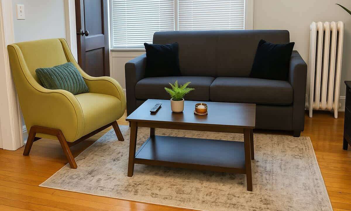 Photo of Livingroom in West Lakeview