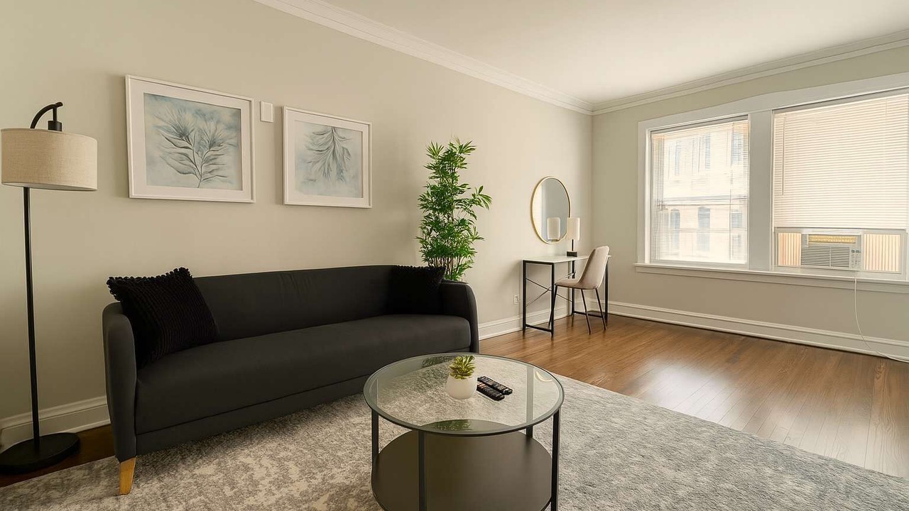 Photo of Livingroom in Ravenswood Manor