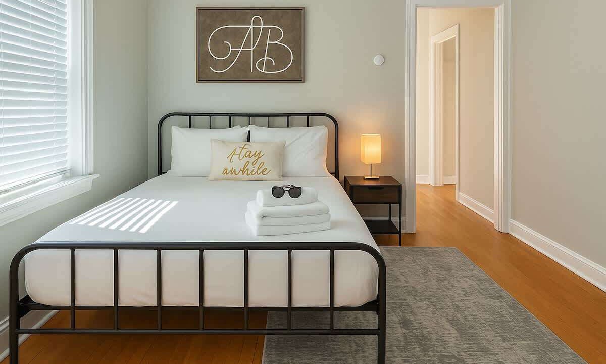 Photo of Bedroom in Cragin