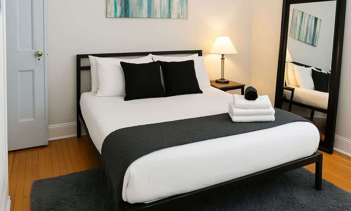 Photo of Bedroom in Wrigleyville