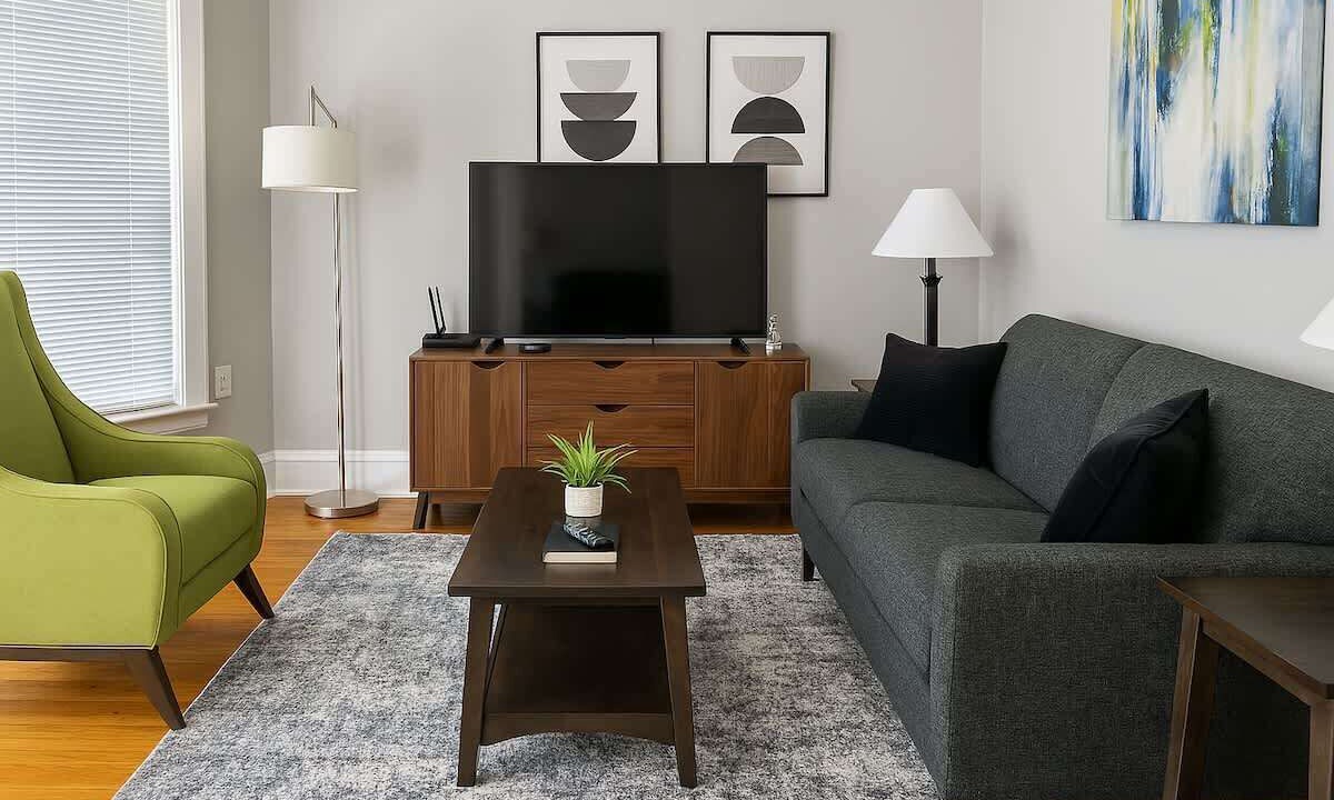 Photo of Livingroom in Wrigleyville