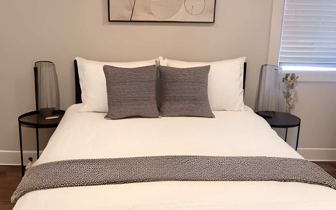 Photo of Bedroom in Rogers Park