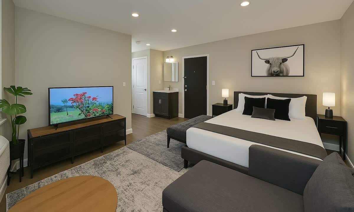 Photo of Bedroom in Lake View East