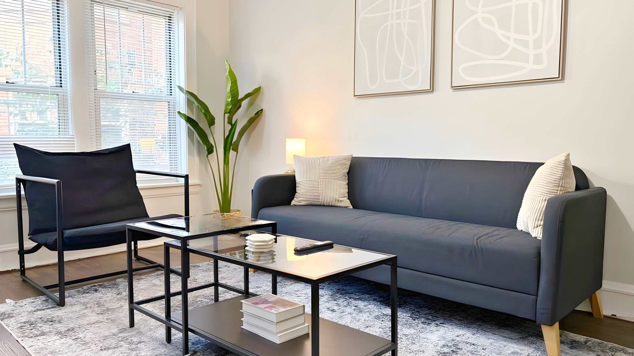 Photo of Livingroom in Ravenswood