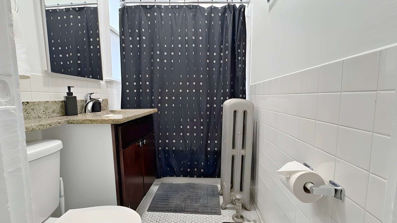 Photo of Bathroom in Ravenswood