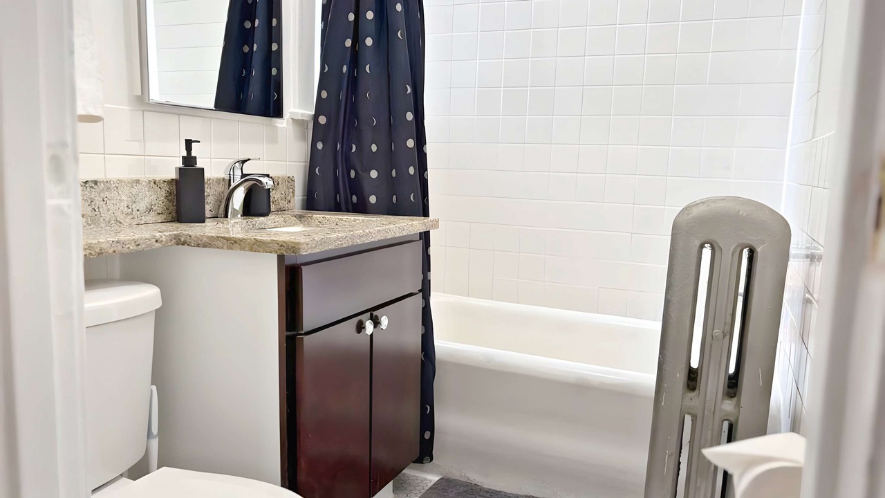 Photo of Bathroom in Ravenswood