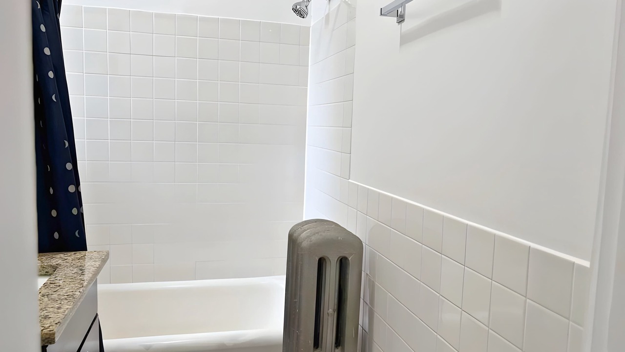 Photo of Bathroom in Ravenswood