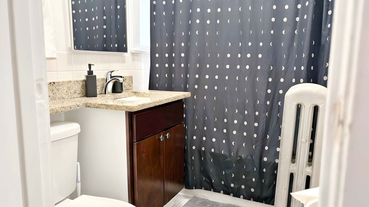 Photo of Bathroom in Ravenswood