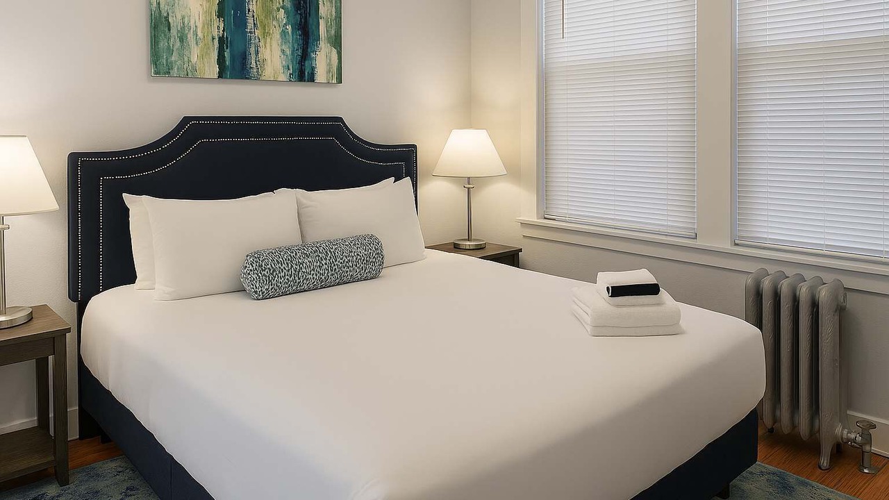 Photo of Bedroom in West Lakeview