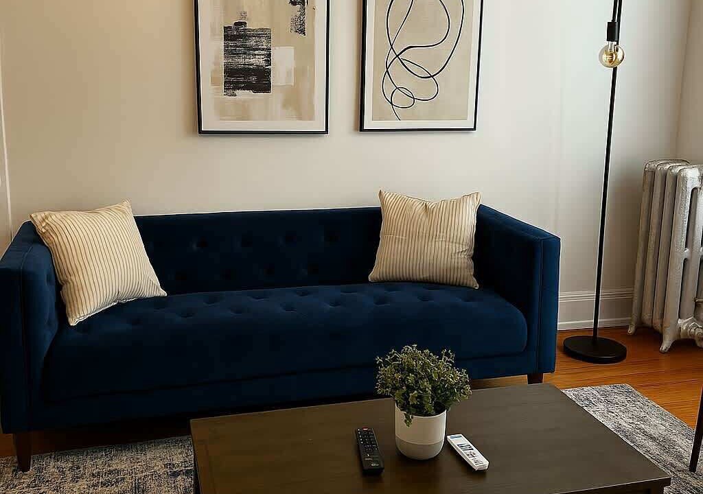 Photo of Livingroom in Rogers Park