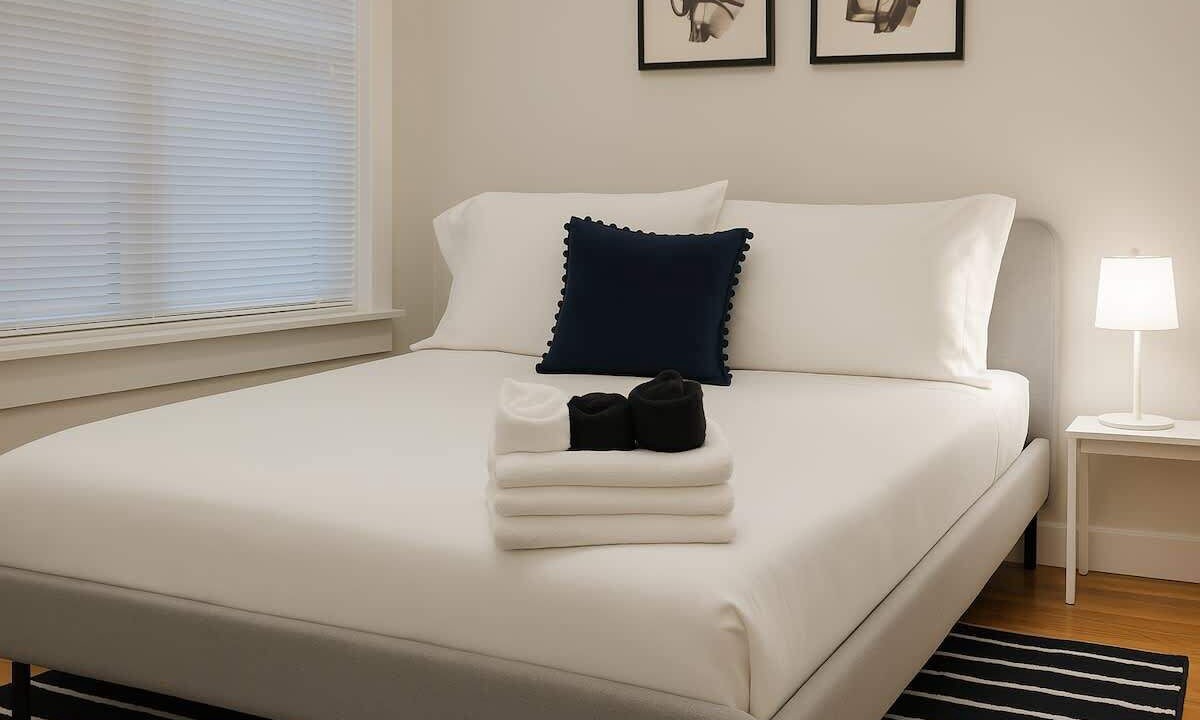 Photo of Bedroom in Wrigleyville