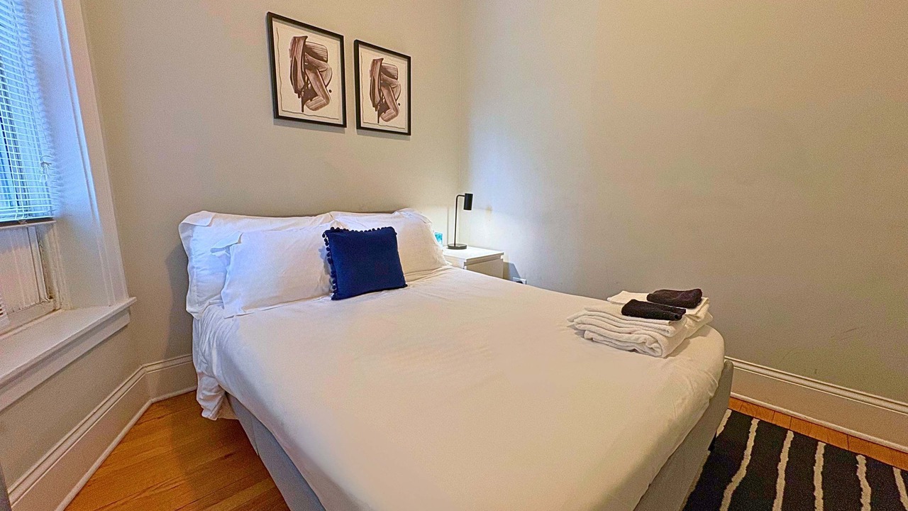 Photo of Bedroom in Wrigleyville