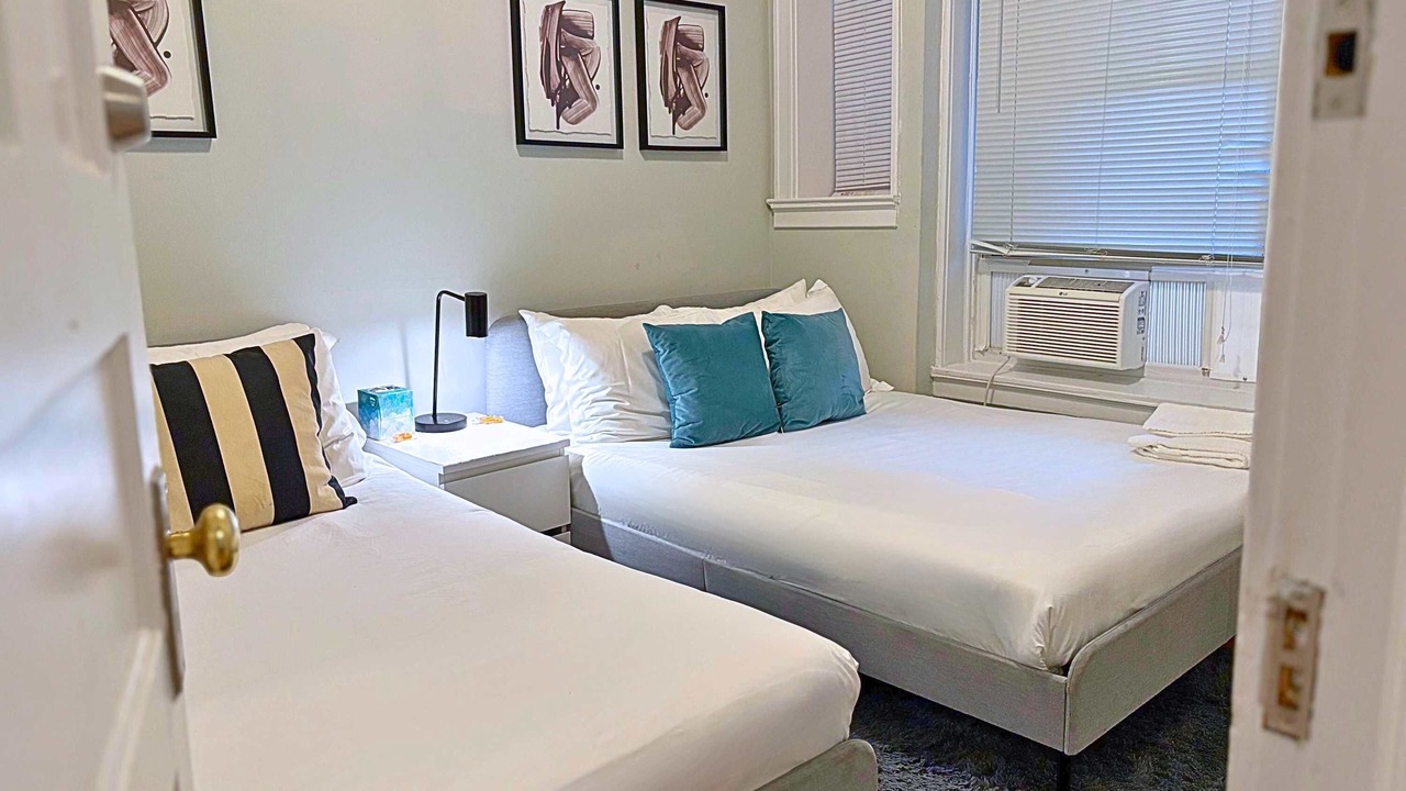 Photo of Bedroom in Wrigleyville