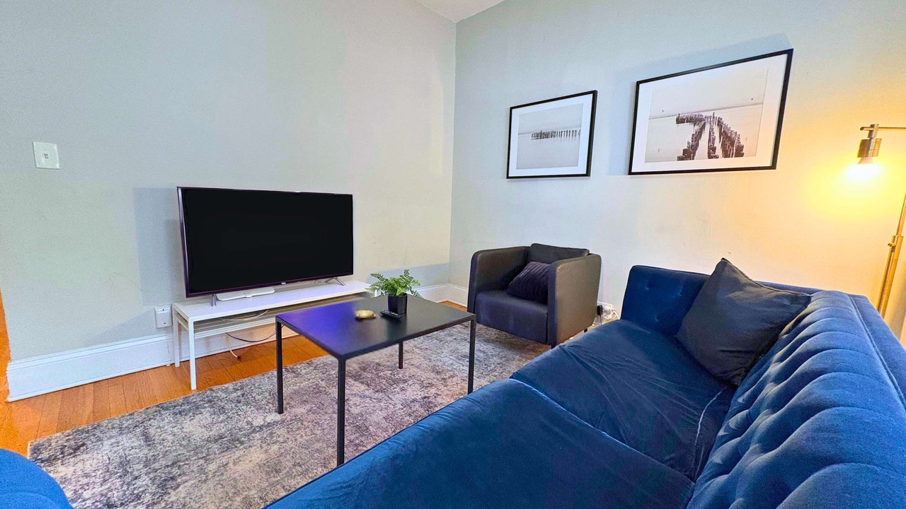 Photo of Livingroom in Wrigleyville