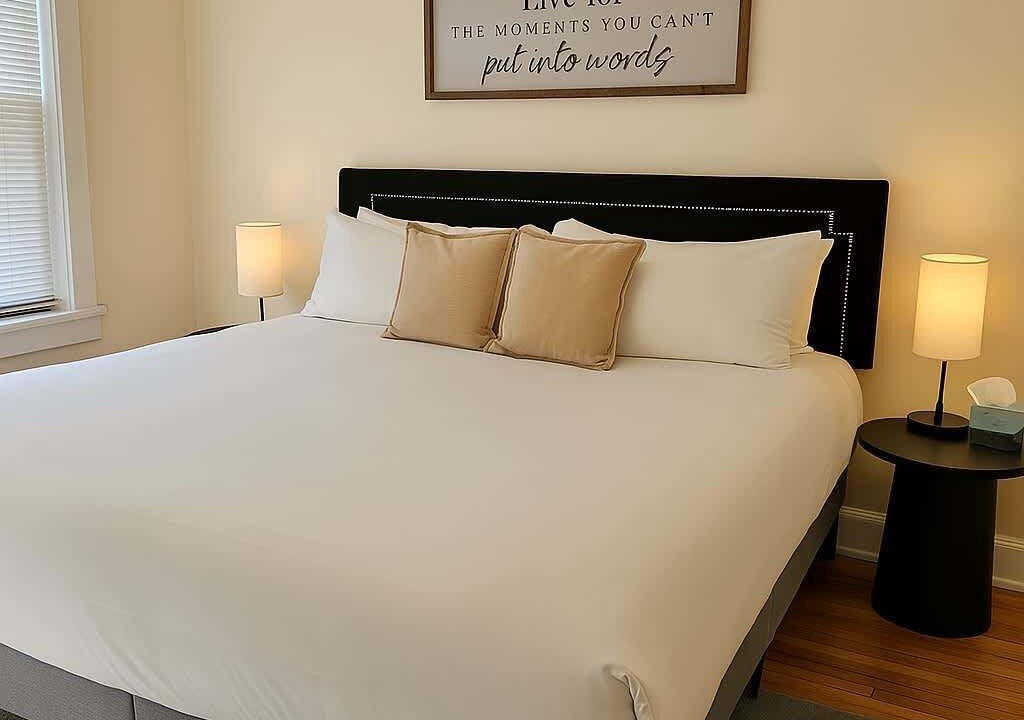 Photo of Bedroom in East Albany Park