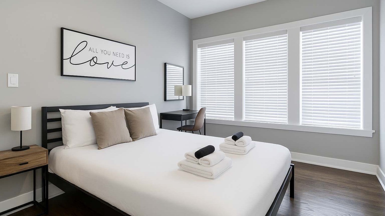 Photo of Bedroom in East Albany Park