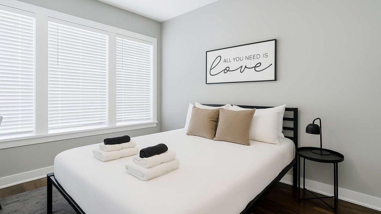 Photo of Bedroom in East Albany Park