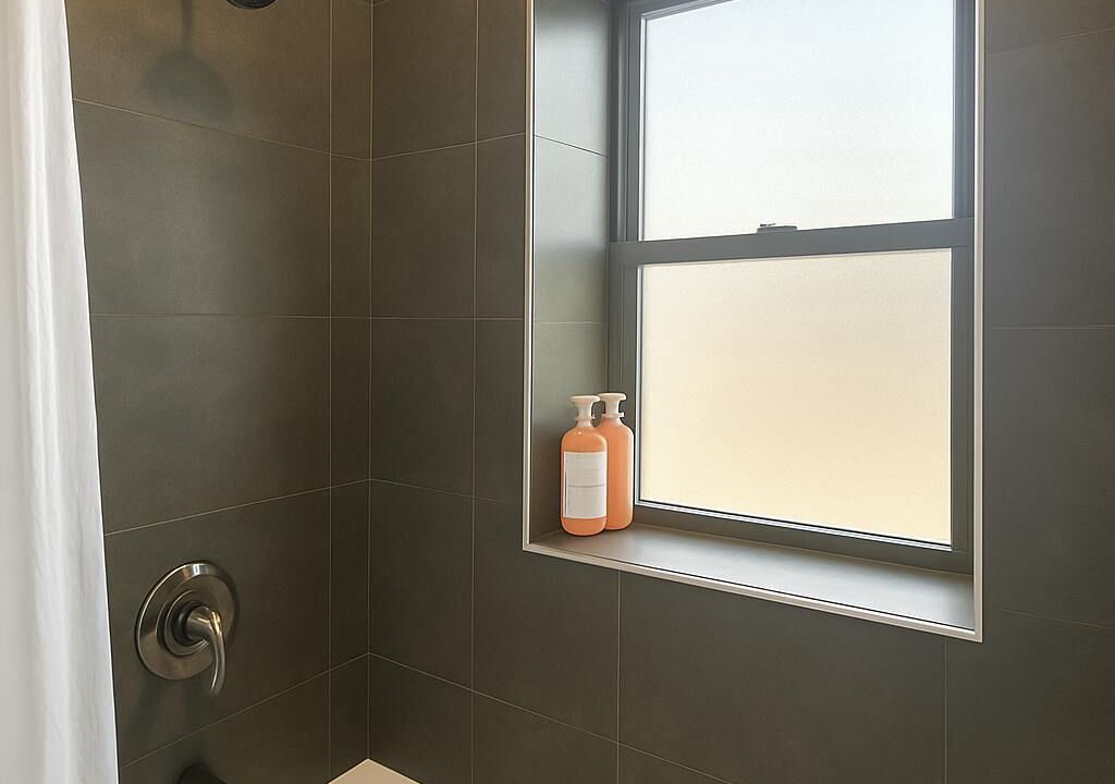 Photo of Bathroom in East Albany Park