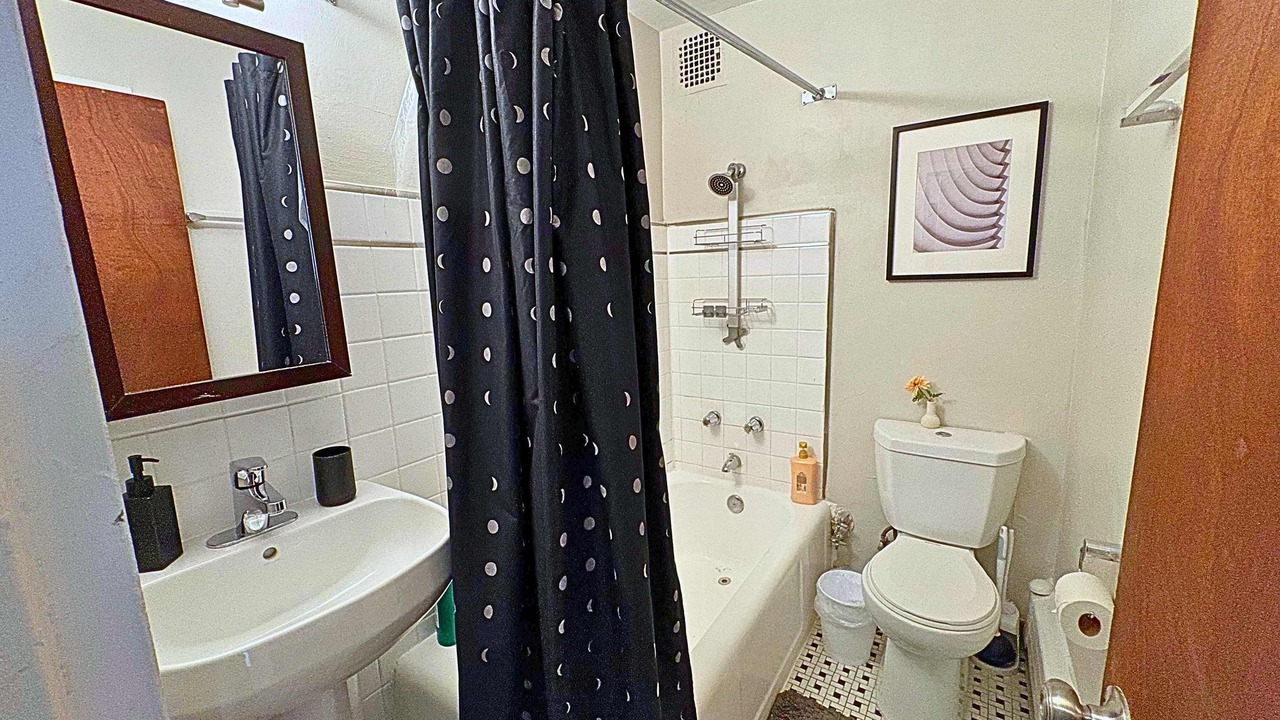 Photo of Bathroom in Hyde Park