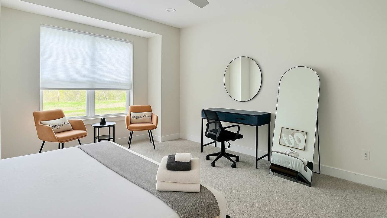 Photo of Bedroom in Warrenville