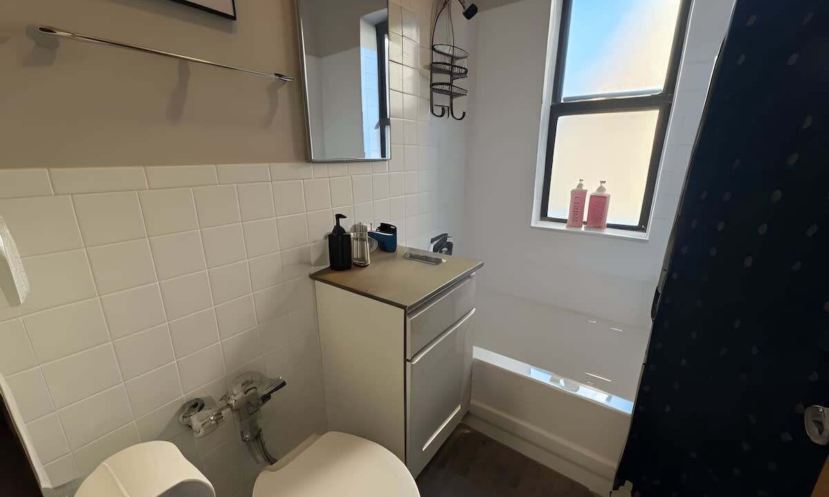 Photo of Bathroom in Hyde Park
