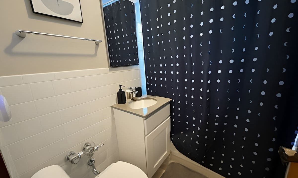Photo of Bathroom in Hyde Park