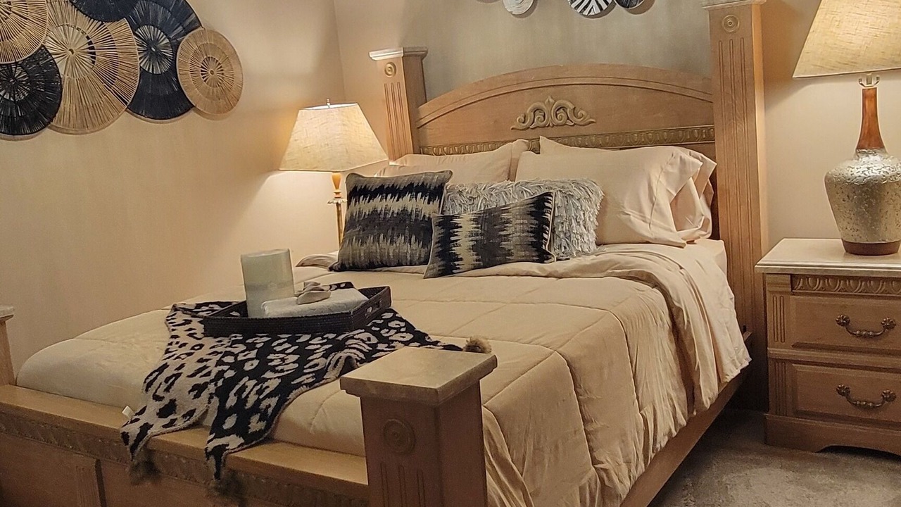 Photo of Bedroom in DeKalb