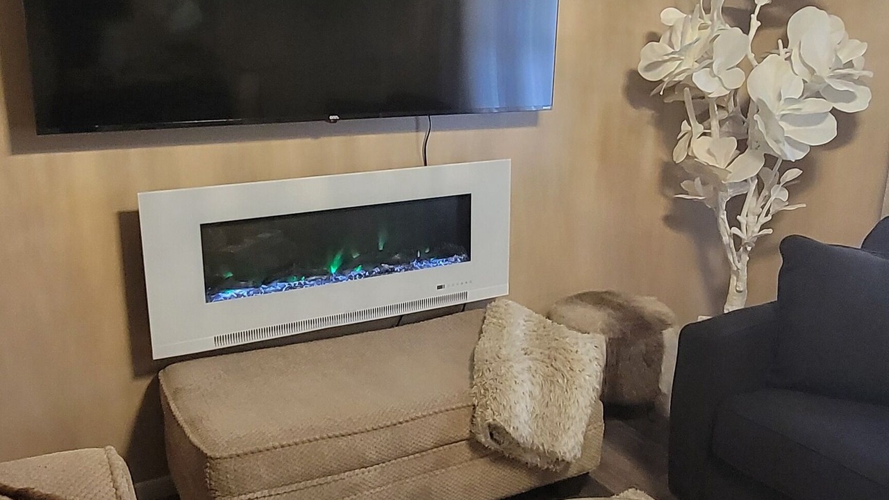 Photo of Livingroom in DeKalb