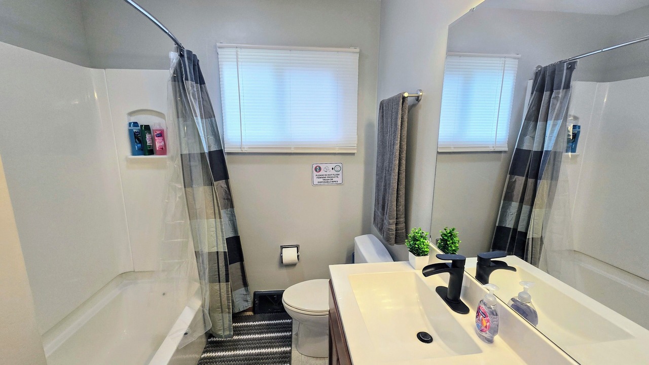 Photo of Bathroom in Galesburg