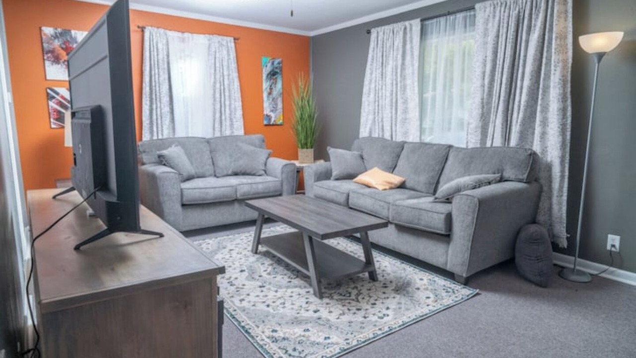 Photo of Livingroom in Urbana