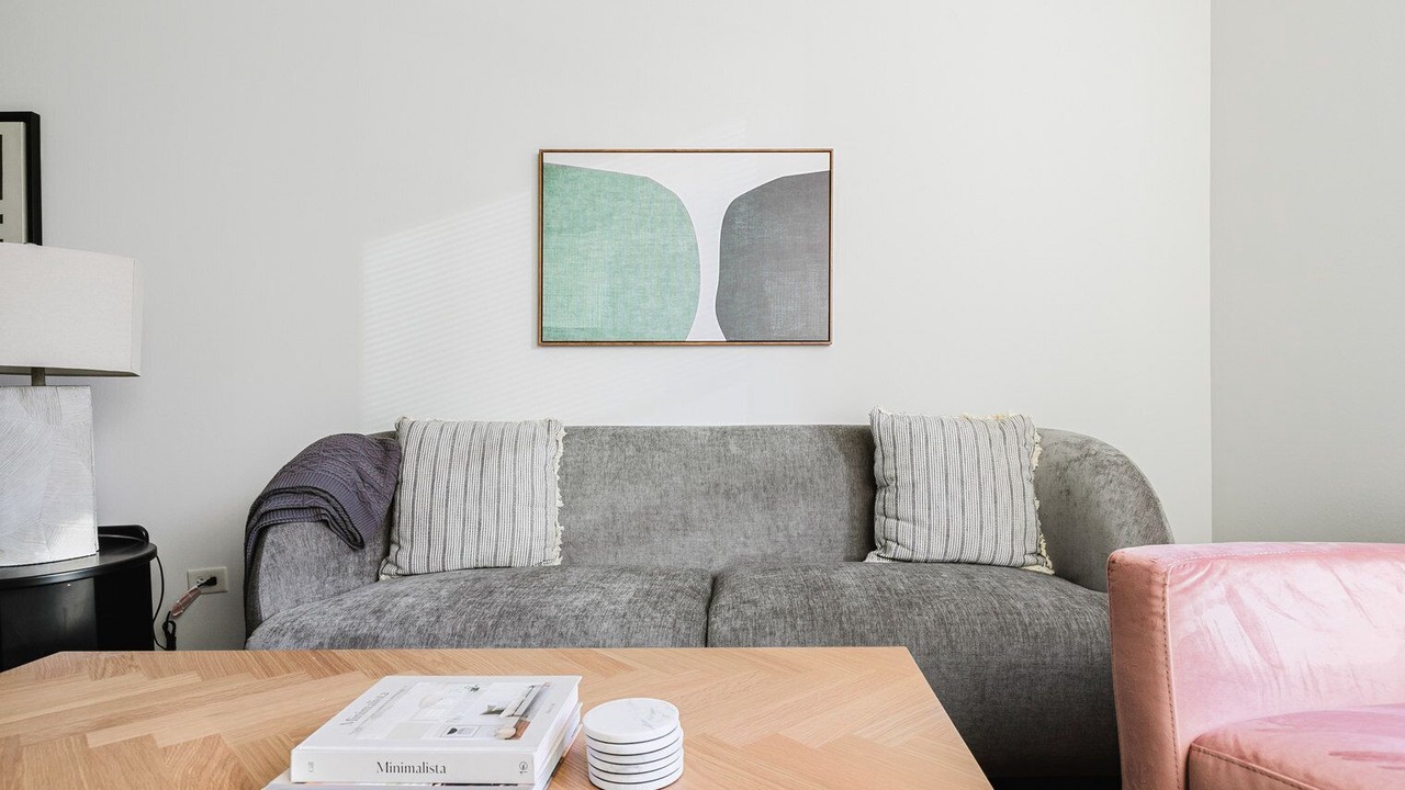 Photo of Livingroom in Streeterville