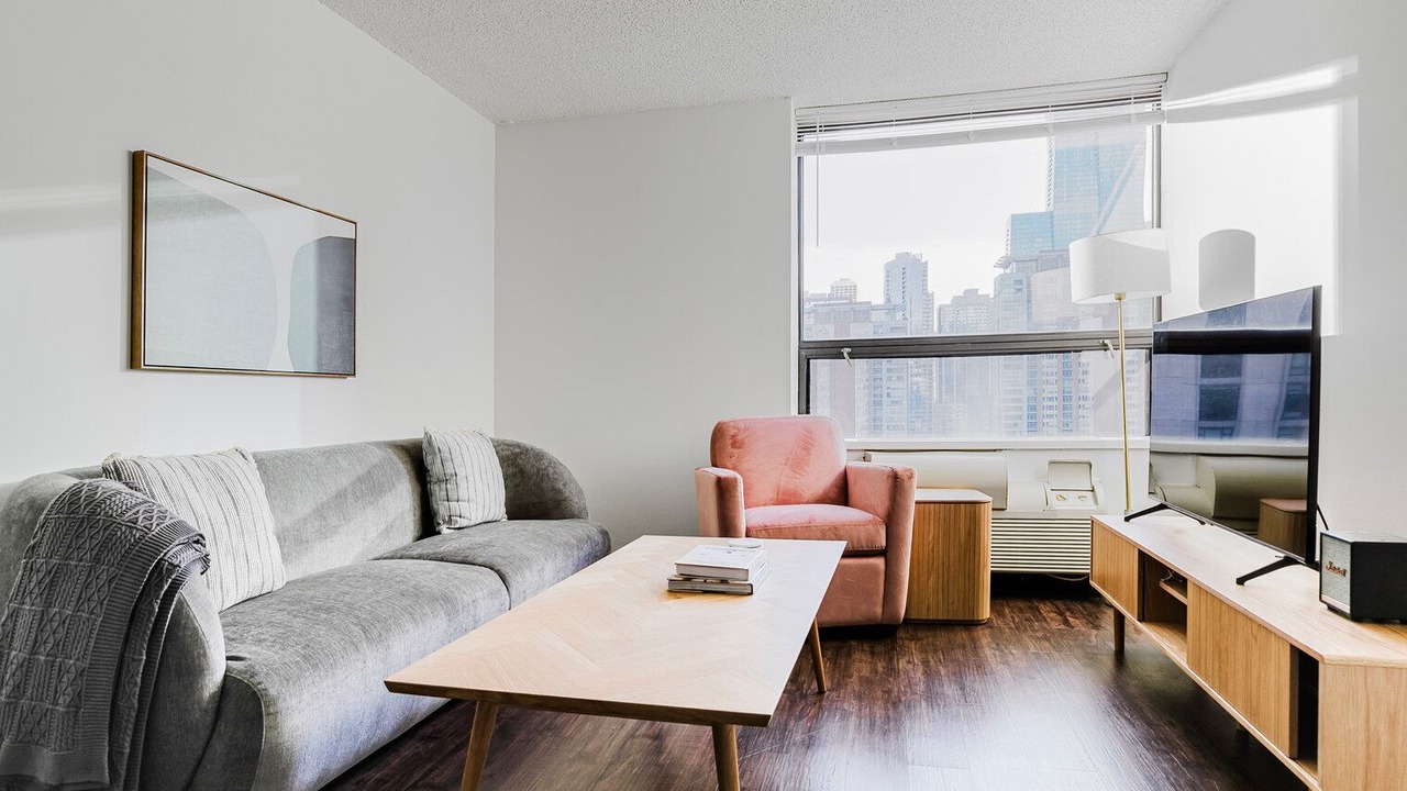 Photo of Livingroom in Streeterville