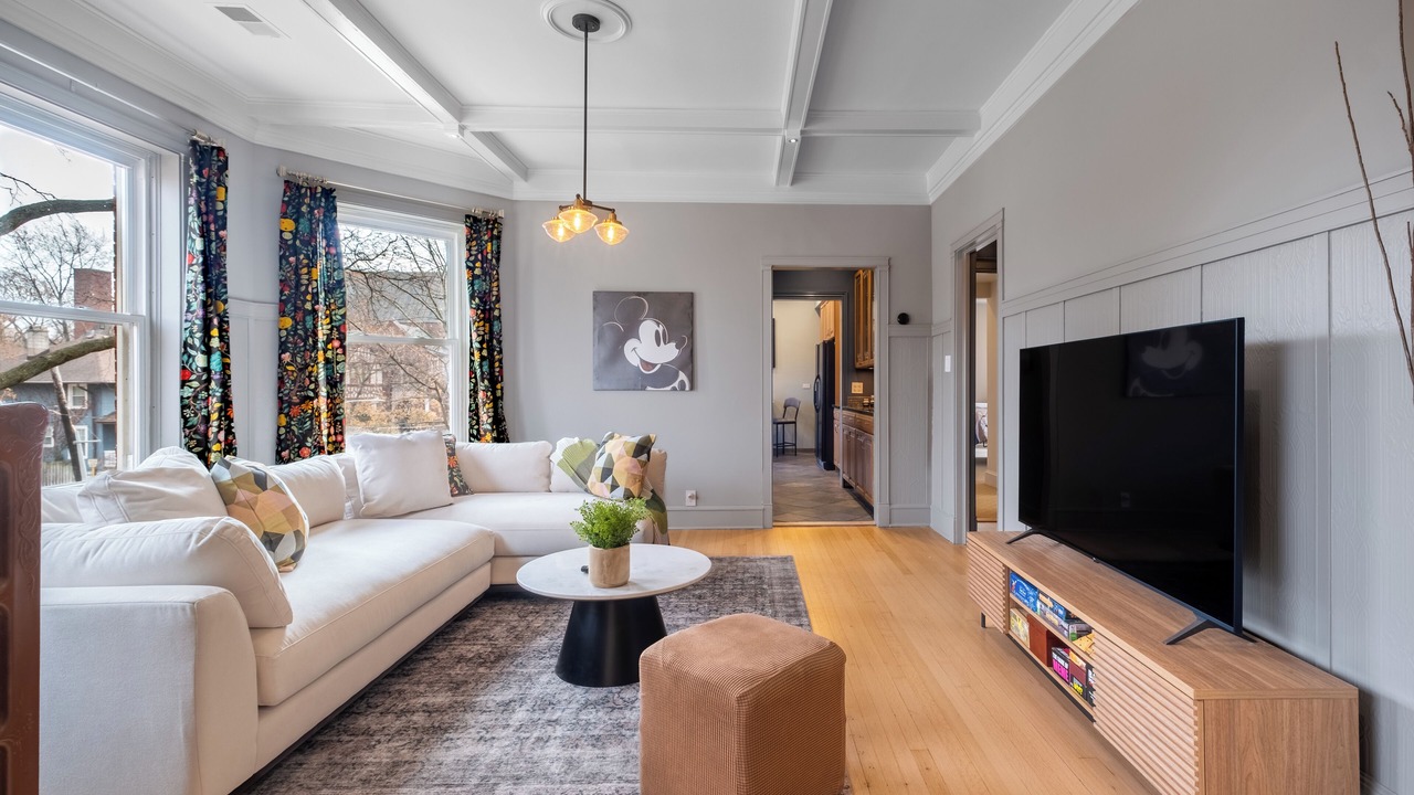 Photo of Livingroom in Rogers Park