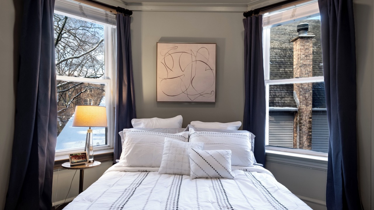 Photo of Bedroom in Rogers Park