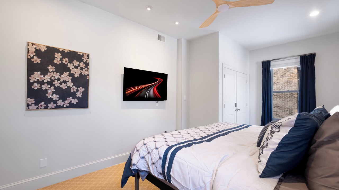 Photo of Bedroom in Rogers Park