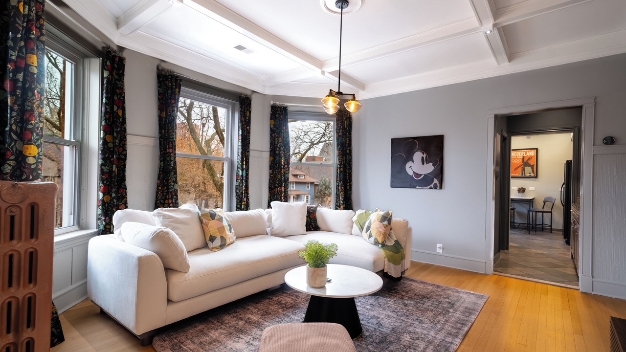 Photo of Livingroom in Rogers Park