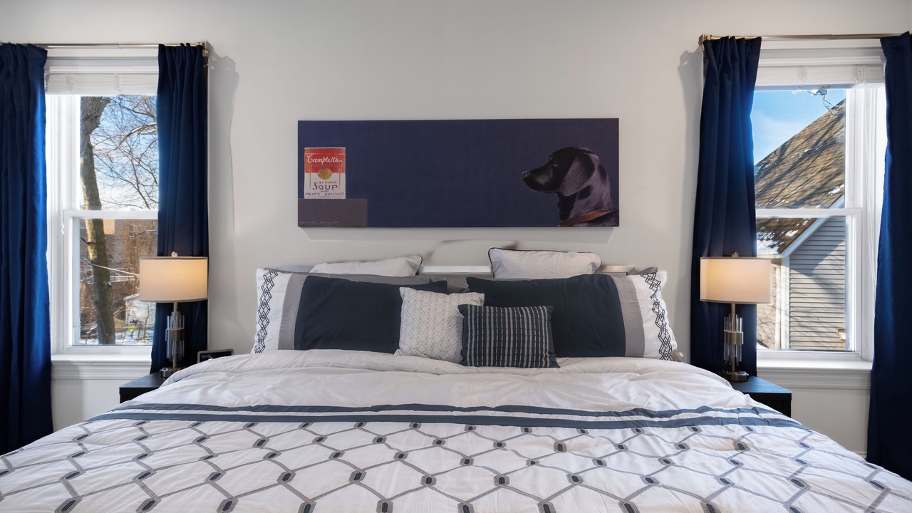 Photo of Bedroom in Rogers Park