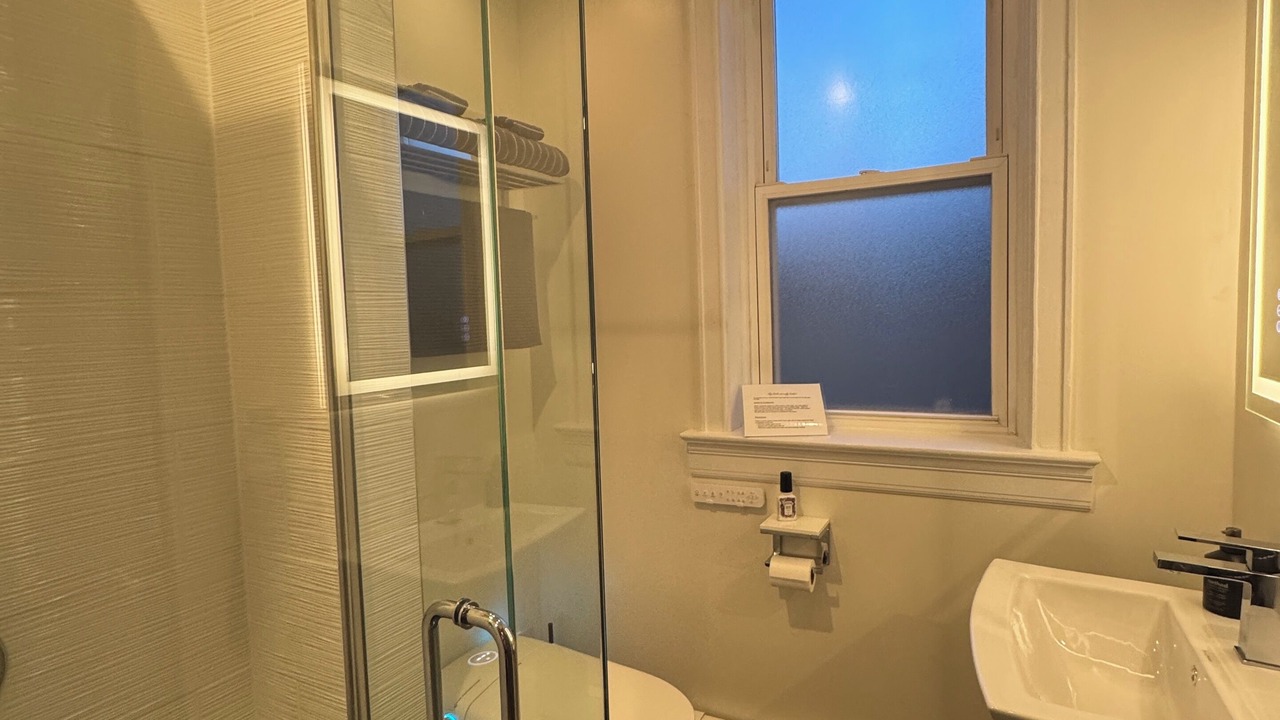 Photo of Bathroom in Rogers Park