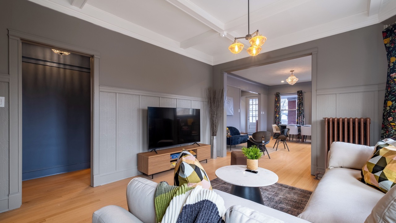 Photo of Livingroom in Rogers Park