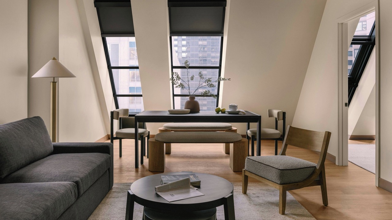 Photo of Livingroom in Streeterville